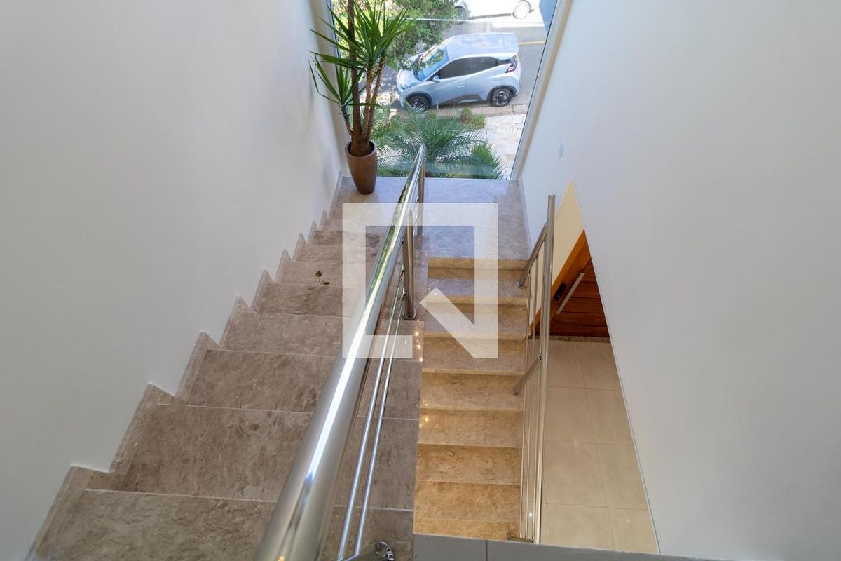Casa à Venda - Swiss Park, 3 Quartos,  270 m2 em , Campinas - sp | SoloBR
