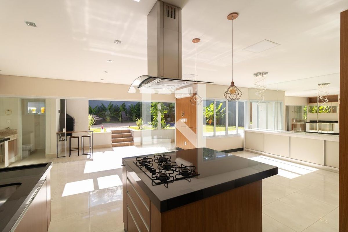 Casa à Venda - Swiss Park, 3 Quartos,  270 m2 em , Campinas - sp | SoloBR