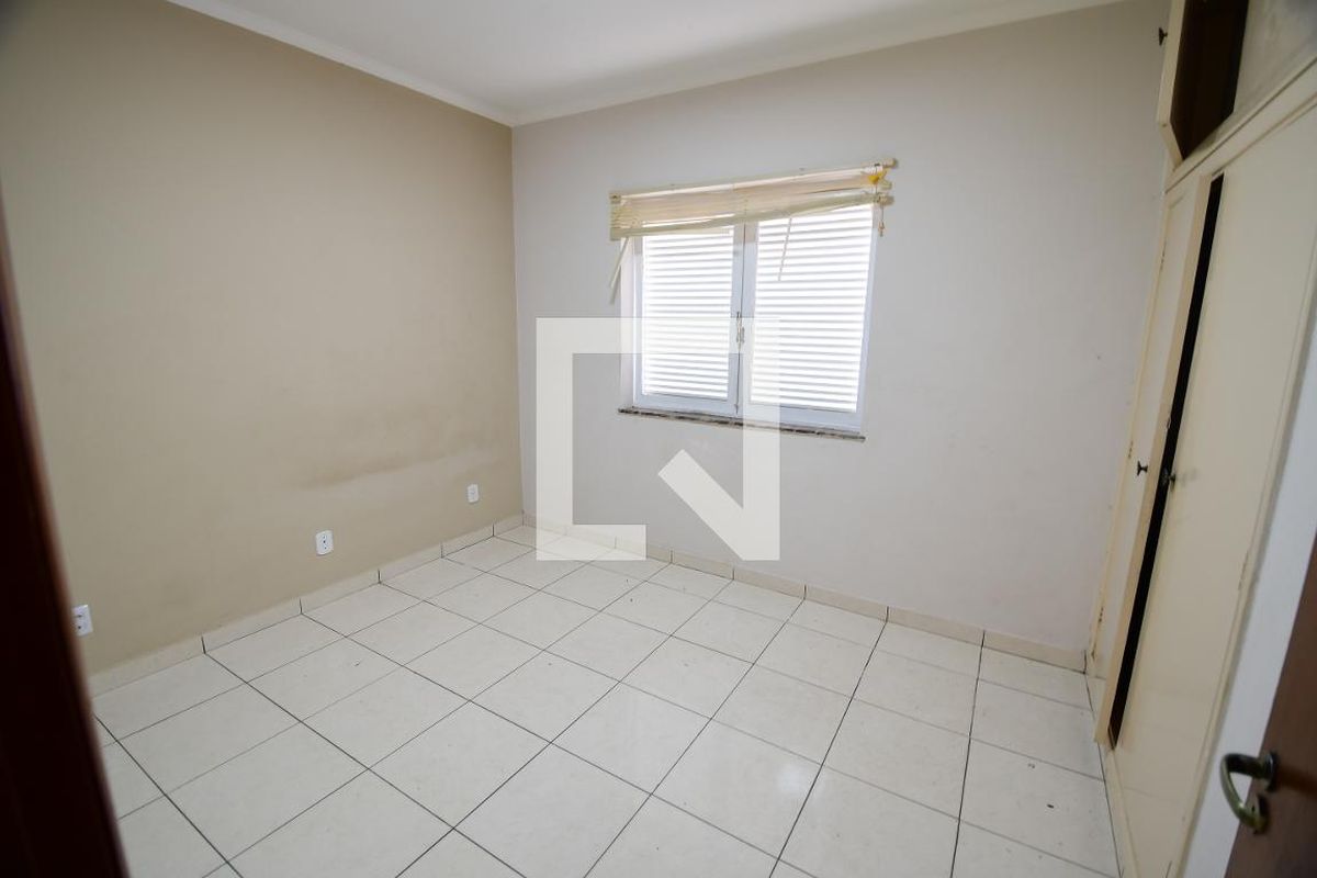 Casa à Venda - Guanabara, 3 Quartos,  250 m2 em , Campinas - sp | SoloBR