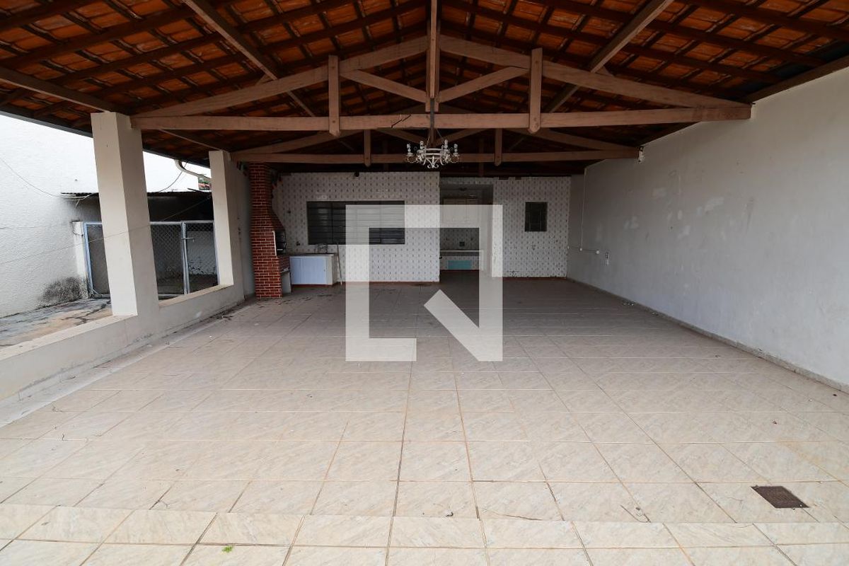 Casa à Venda - Guanabara, 3 Quartos,  250 m2 em , Campinas - sp | SoloBR