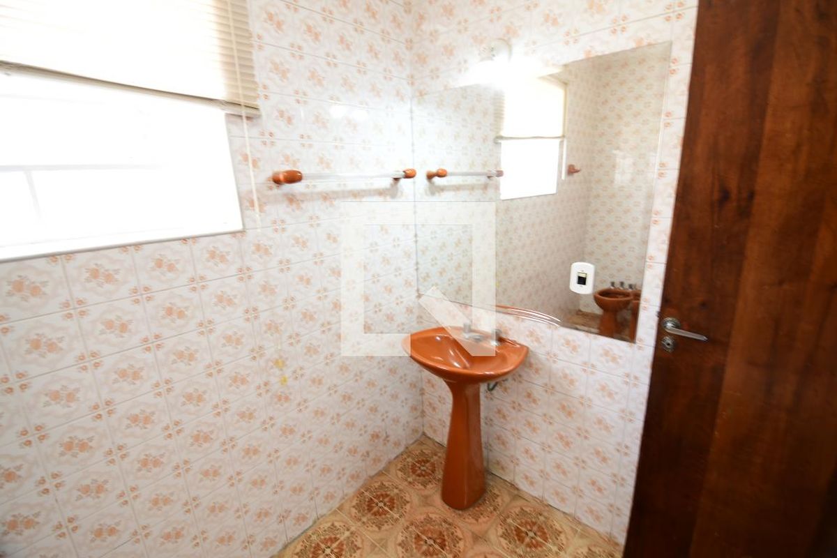 Casa à Venda - Guanabara, 3 Quartos,  250 m2 em , Campinas - sp | SoloBR