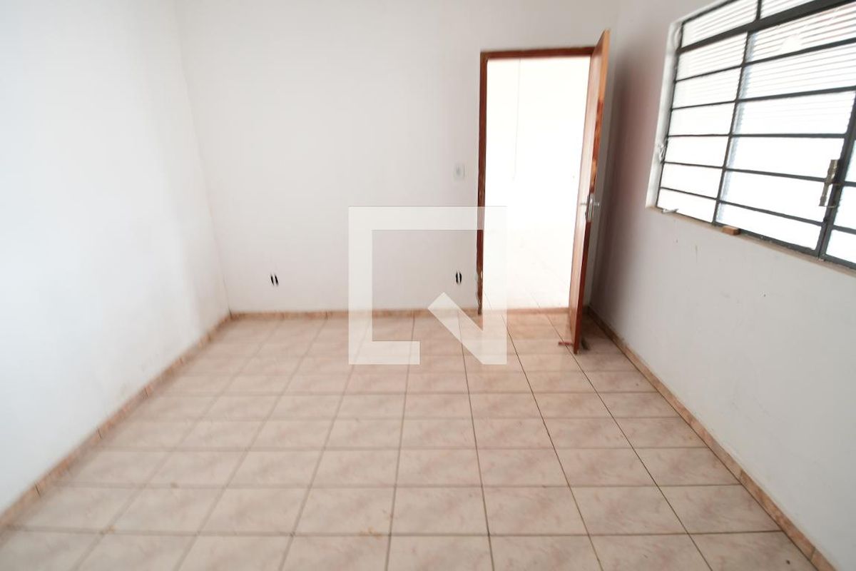 Casa à Venda - Guanabara, 3 Quartos,  250 m2 em , Campinas - sp | SoloBR
