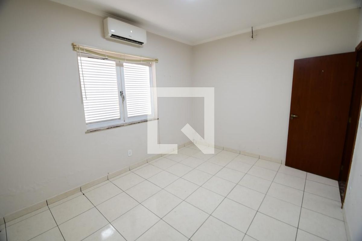Casa à Venda - Guanabara, 3 Quartos,  250 m2 em , Campinas - sp | SoloBR