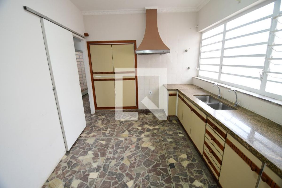 Casa à Venda - Guanabara, 3 Quartos,  250 m2 em , Campinas - sp | SoloBR