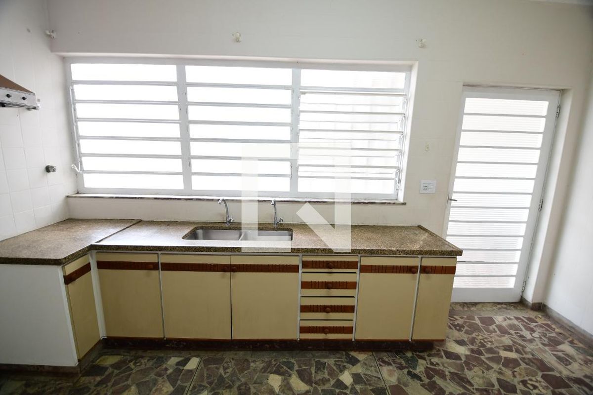 Casa à Venda - Guanabara, 3 Quartos,  250 m2 em , Campinas - sp | SoloBR