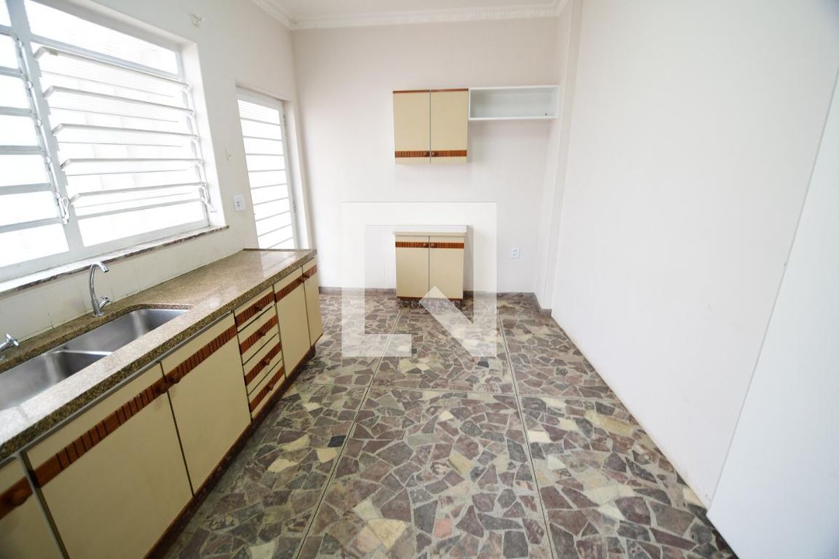 Casa à Venda - Guanabara, 3 Quartos,  250 m2 em , Campinas - sp | SoloBR