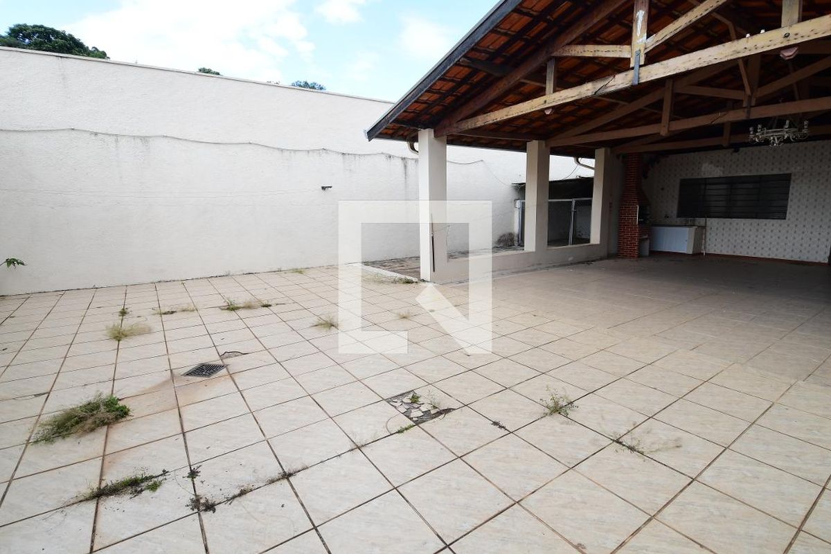 Casa à Venda - Guanabara, 3 Quartos,  250 m2 em , Campinas - sp | SoloBR