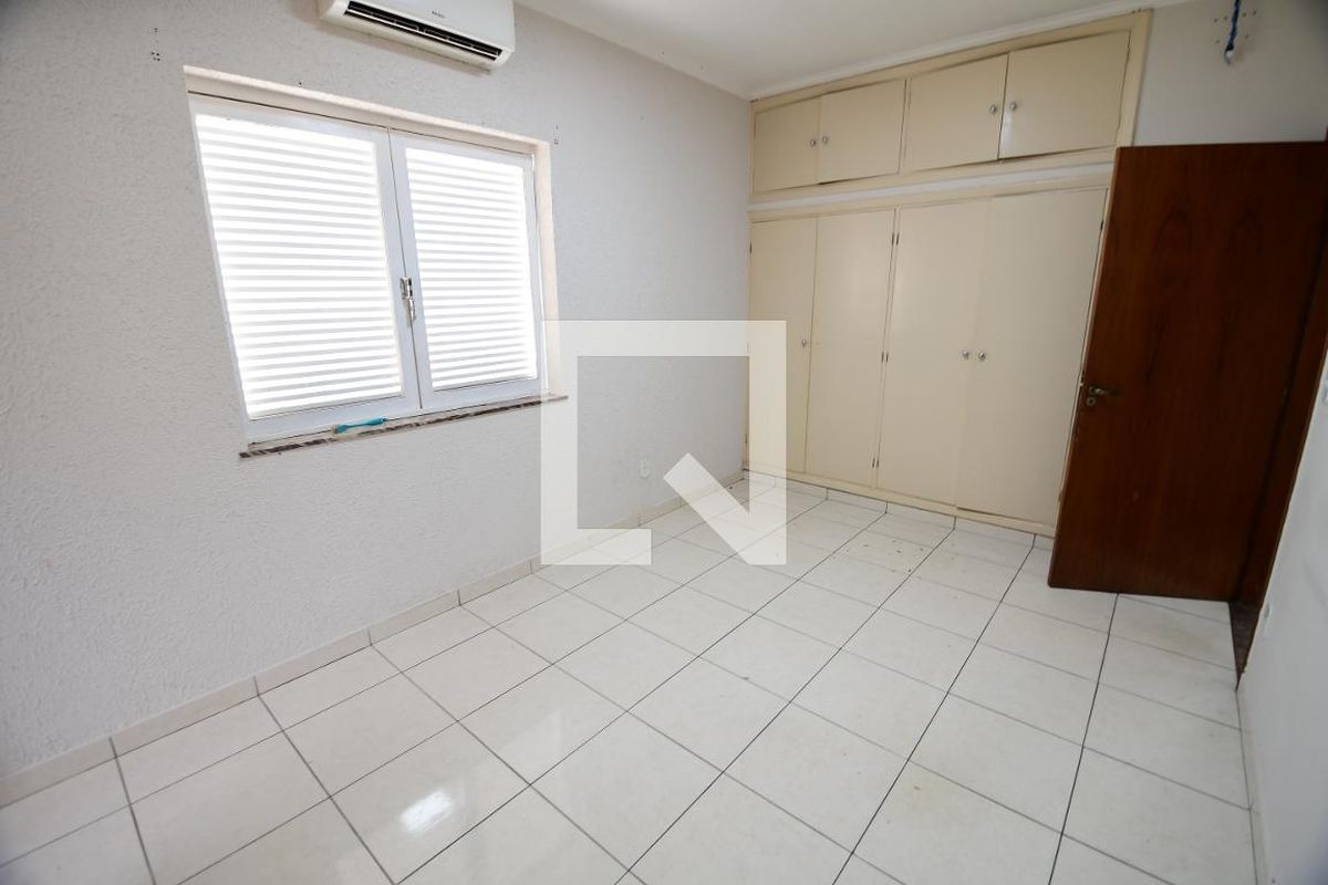 Casa à Venda - Guanabara, 3 Quartos,  250 m2 em , Campinas - sp | SoloBR