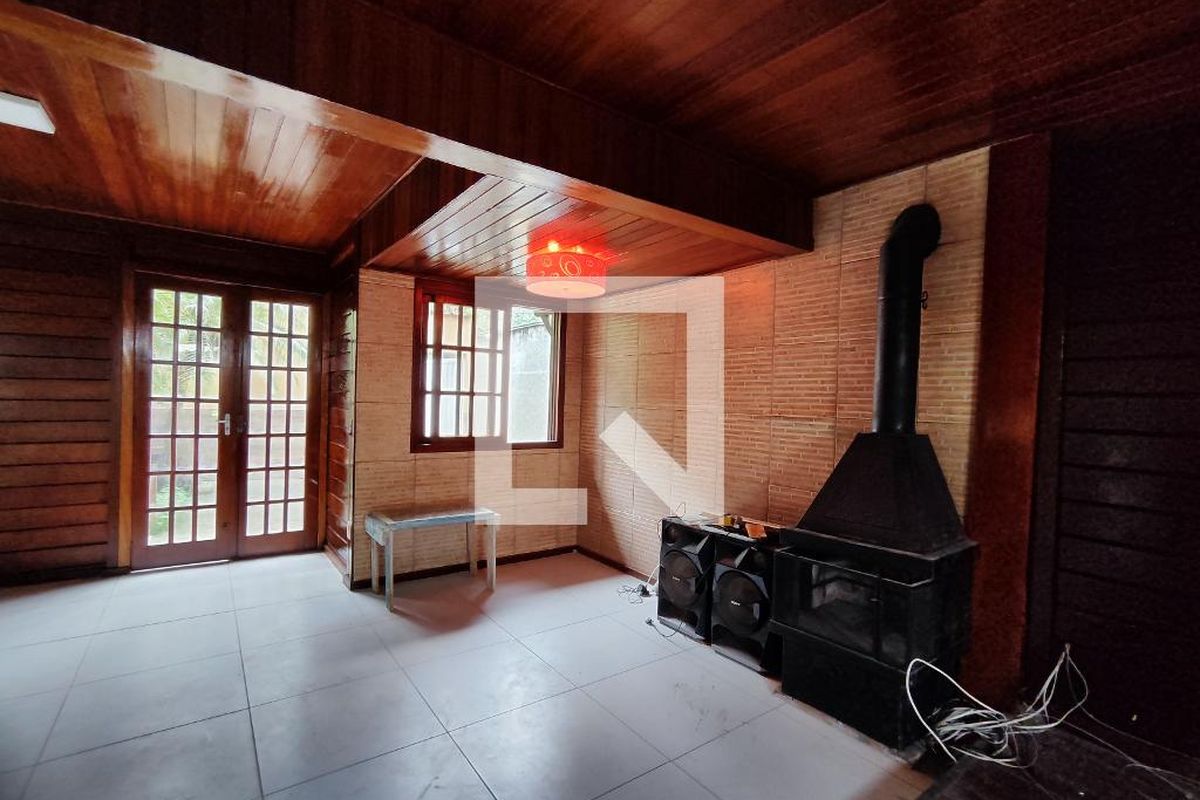 Casa, 3 quartos, 230 m² - Foto 2