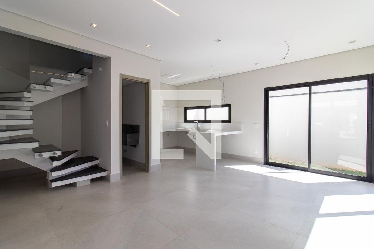 Casa à Venda - Mansões Santo Antônio, 4 Quartos,  173 m2 em , Campinas - sp | SoloBR