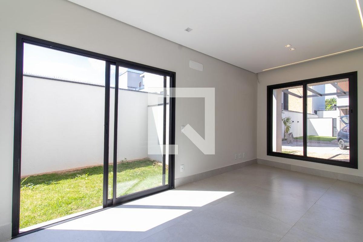 Casa à Venda - Mansões Santo Antônio, 4 Quartos,  173 m2 em , Campinas - sp | SoloBR