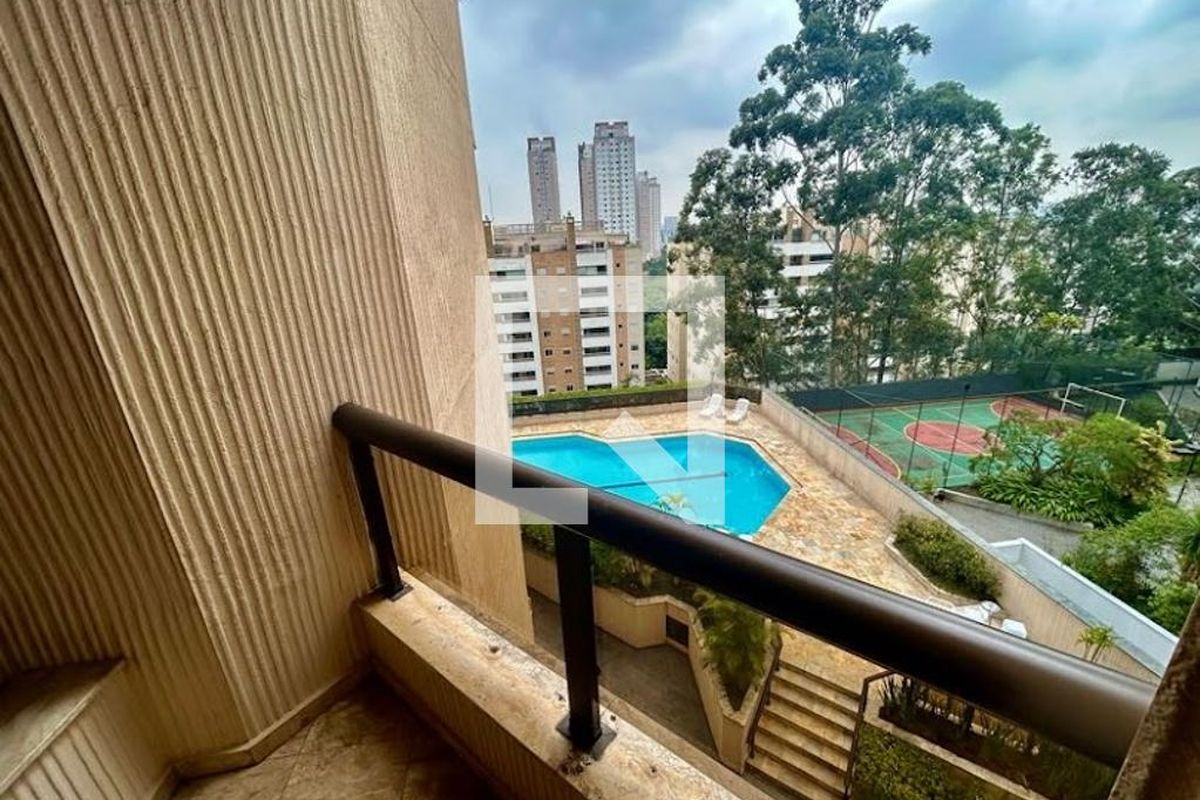 Apartamento, 3 quartos, 242 m² - Foto 52