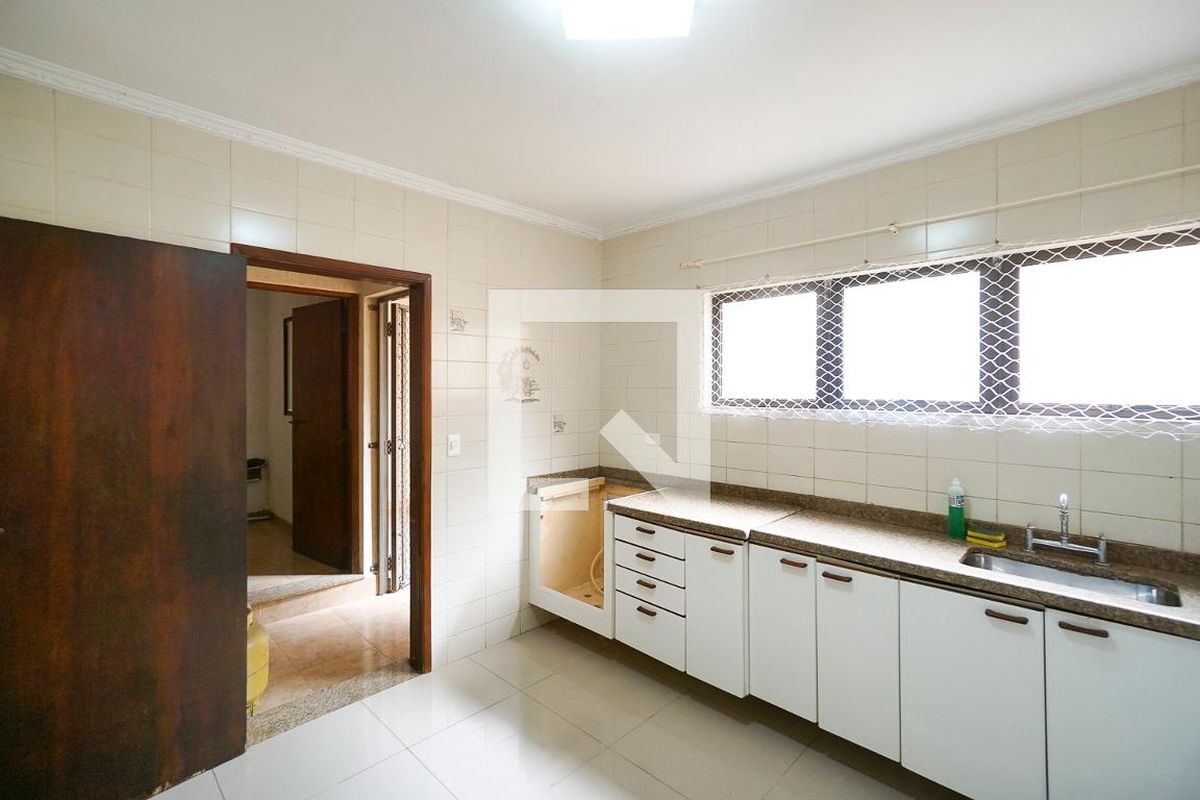 Casa, 3 quartos, 230 m² - Foto 37