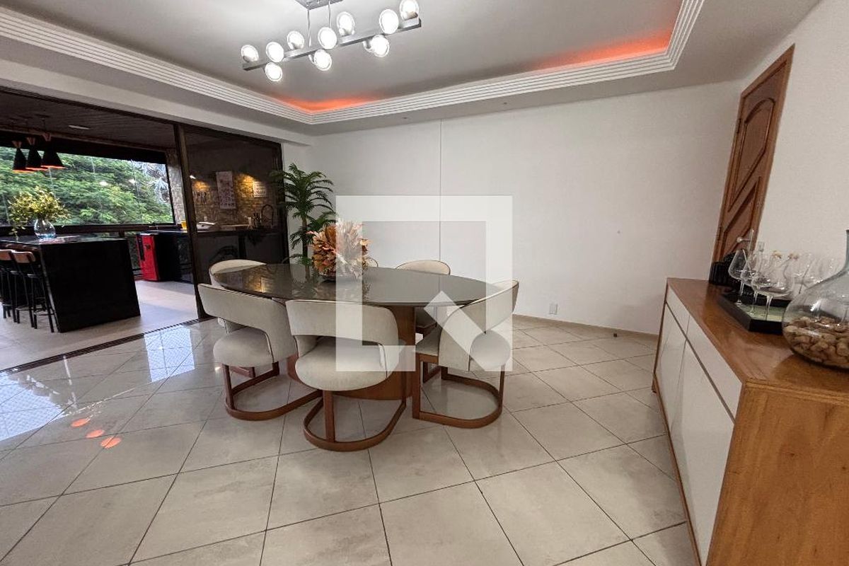 Apartamento, 3 quartos, 188 m² - Foto 2