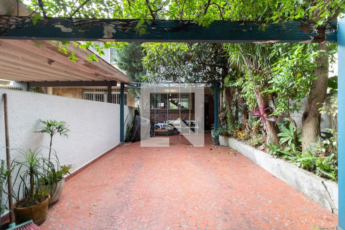 Casa, 3 quartos, 250 m² - Foto 35