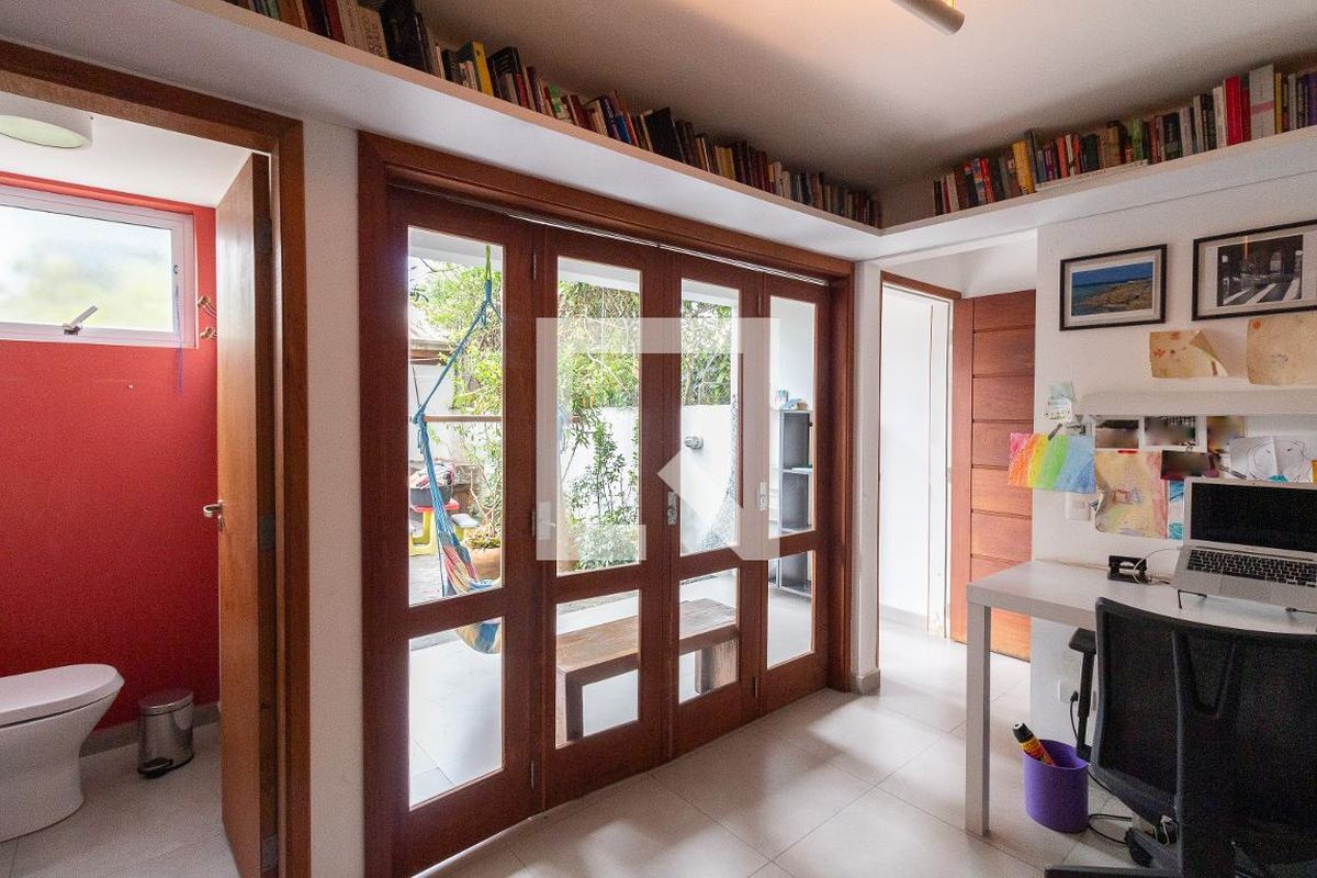 Casa, 3 quartos, 250 m² - Foto 23