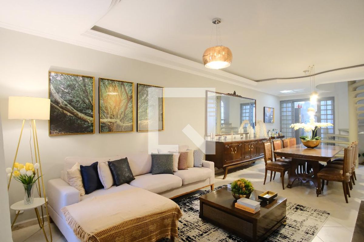 Casa, 3 quartos, 250 m² - Foto 1