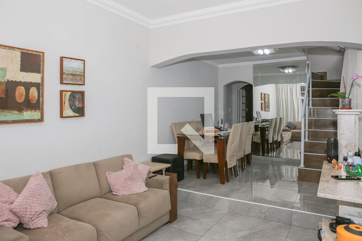 Casa, 3 quartos, 205 m² - Foto 1