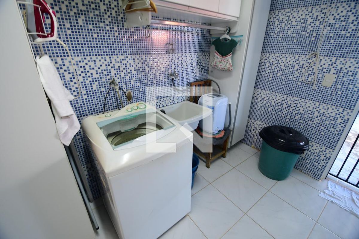 Casa à Venda - Res. Parque dos Alecrins, 3 Quartos,  165 m2 em , Campinas - sp | SoloBR