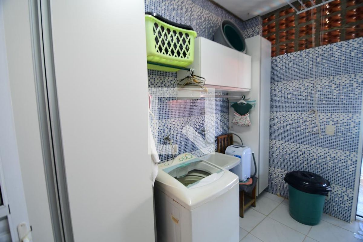 Casa à Venda - Res. Parque dos Alecrins, 3 Quartos,  165 m2 em , Campinas - sp | SoloBR