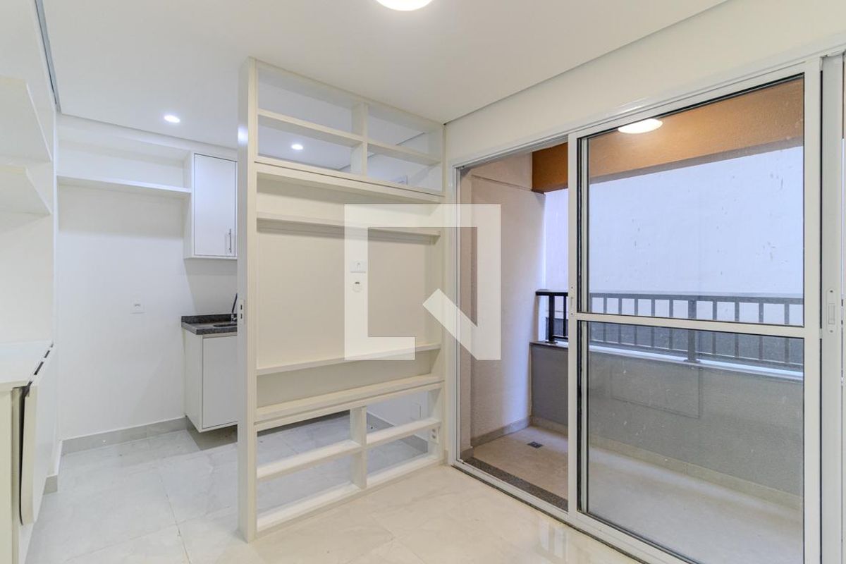 Apartamento, 1 quarto, 27 m² - Foto 2