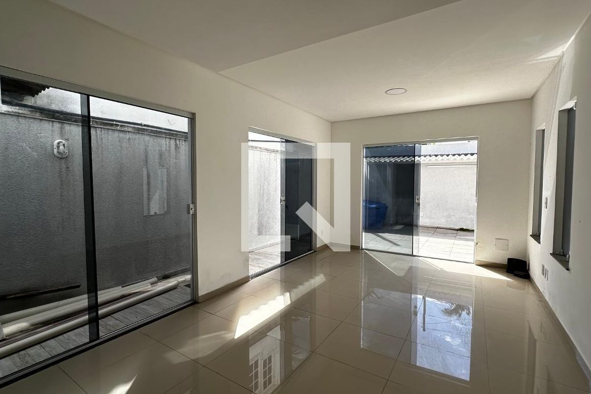 Casa, 3 quartos, 250 m² - Foto 3