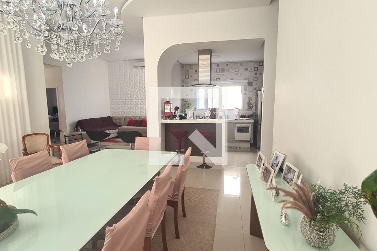 Casa à Venda - Swiss Park, 4 Quartos,  272 m2 em , Campinas - sp | SoloBR