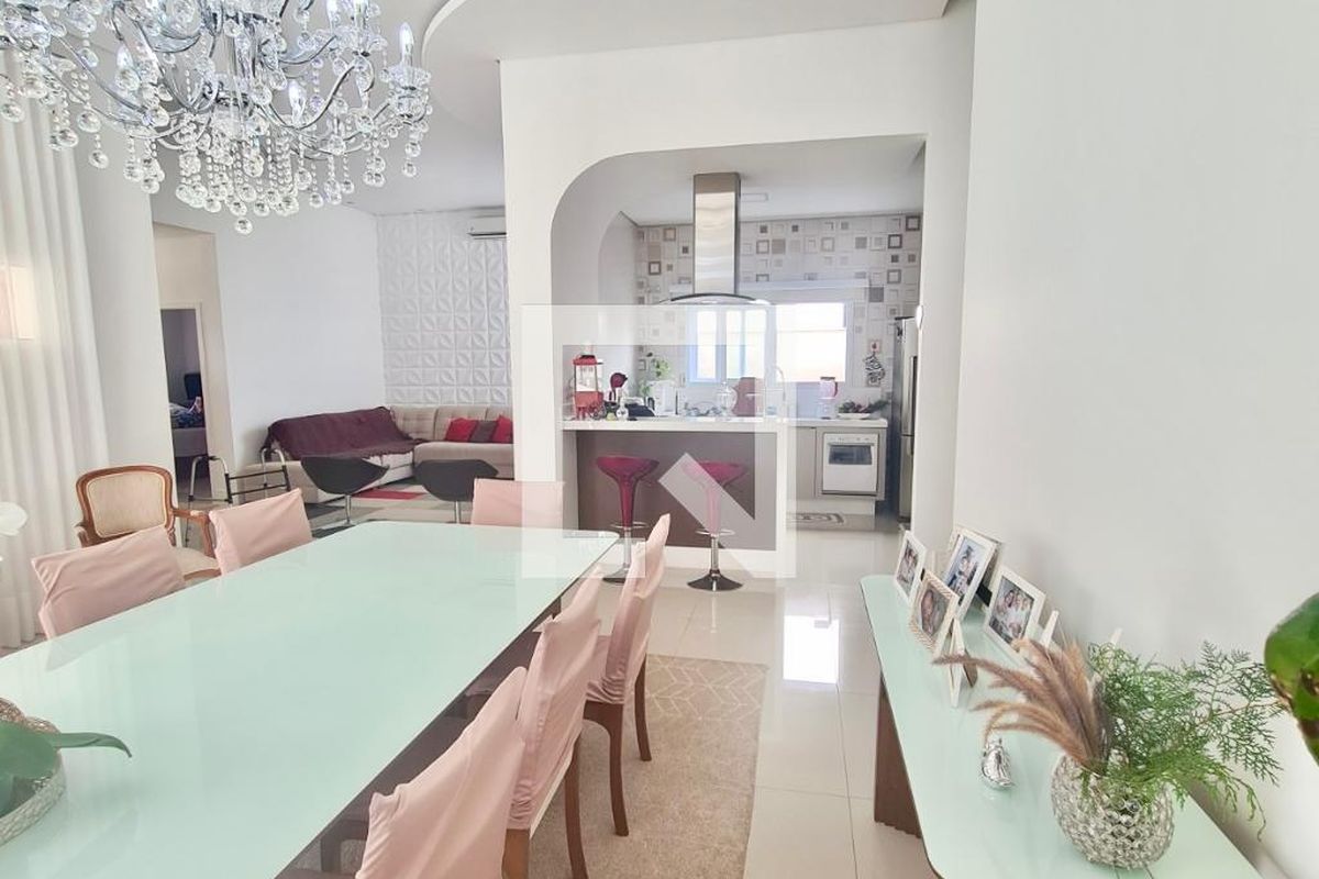 Casa à Venda - Swiss Park, 4 Quartos,  272 m2 em , Campinas - sp | SoloBR