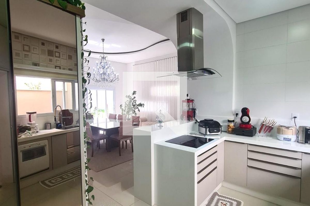 Casa à Venda - Swiss Park, 4 Quartos,  272 m2 em , Campinas - sp | SoloBR