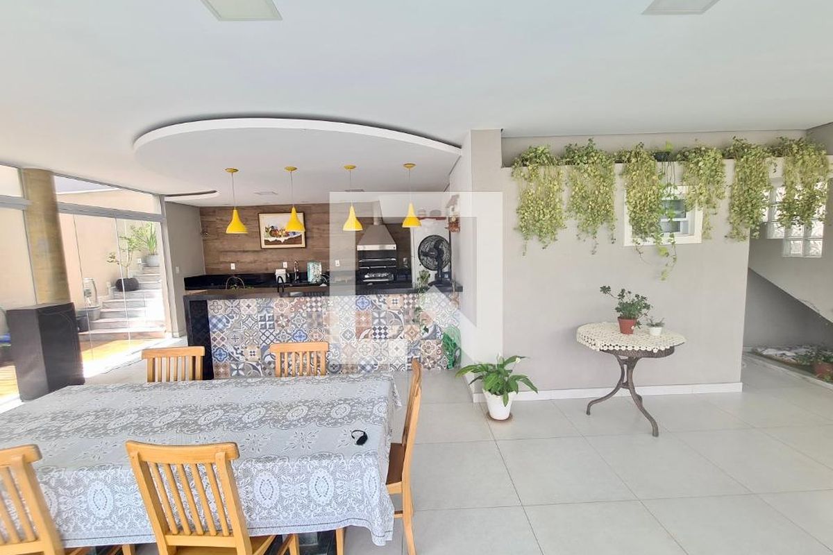 Casa à Venda - Swiss Park, 4 Quartos,  272 m2 em , Campinas - sp | SoloBR