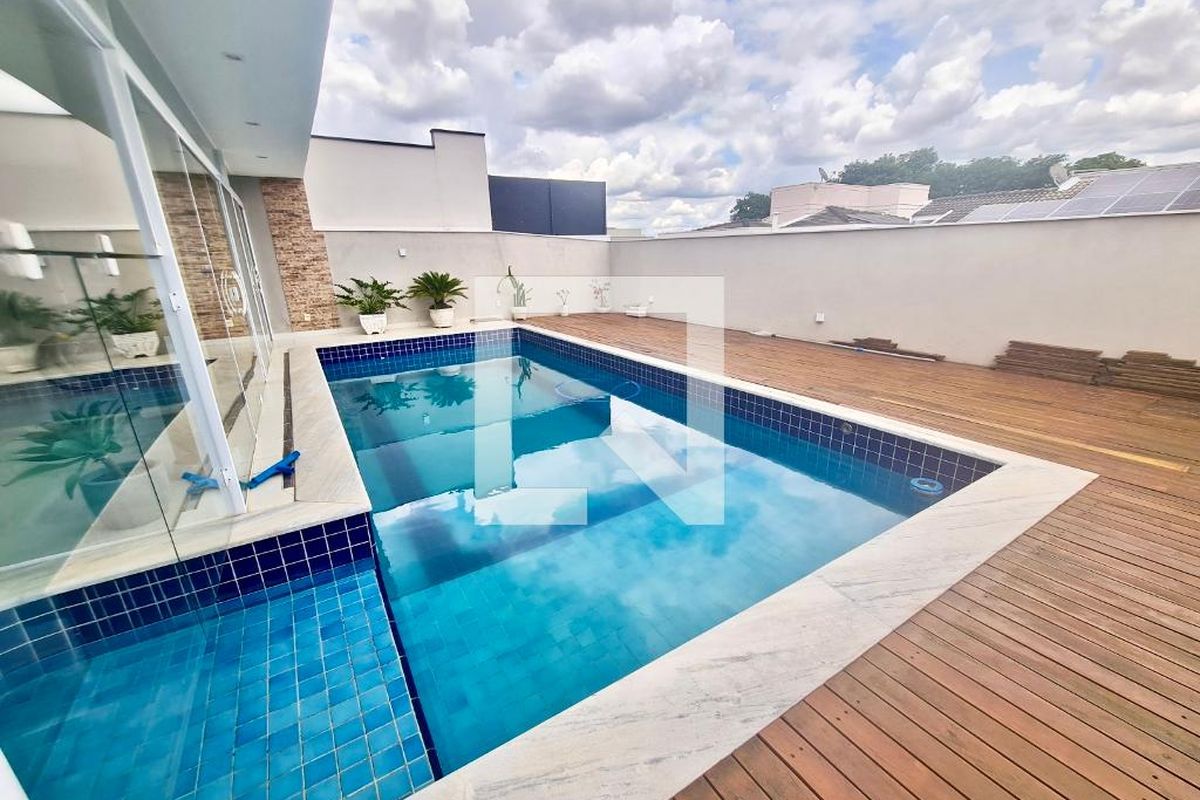 Casa à Venda - Swiss Park, 4 Quartos,  272 m2 em , Campinas - sp | SoloBR