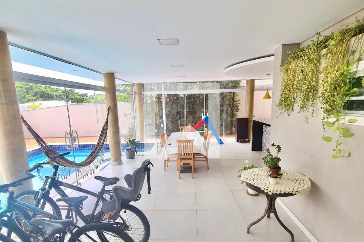 Casa à Venda - Swiss Park, 4 Quartos,  272 m2 em , Campinas - sp | SoloBR