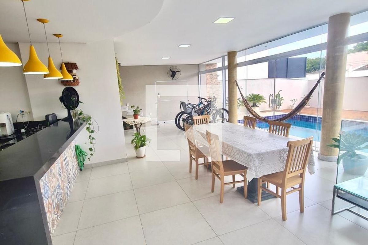 Casa à Venda - Swiss Park, 4 Quartos,  272 m2 em , Campinas - sp | SoloBR