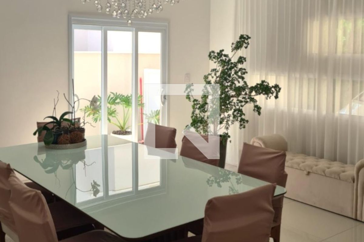 Casa à Venda - Swiss Park, 4 Quartos,  272 m2 em , Campinas - sp | SoloBR