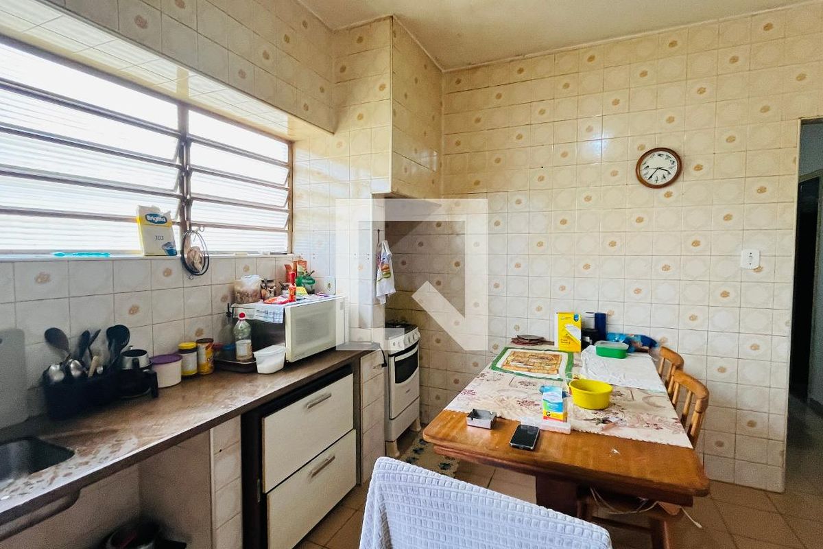 Casa à Venda - Taquaral, 3 Quartos,  190 m2 em , Campinas - sp | SoloBR