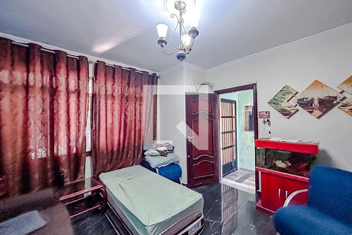 Casa, 4 quartos, 217 m² - Foto 1
