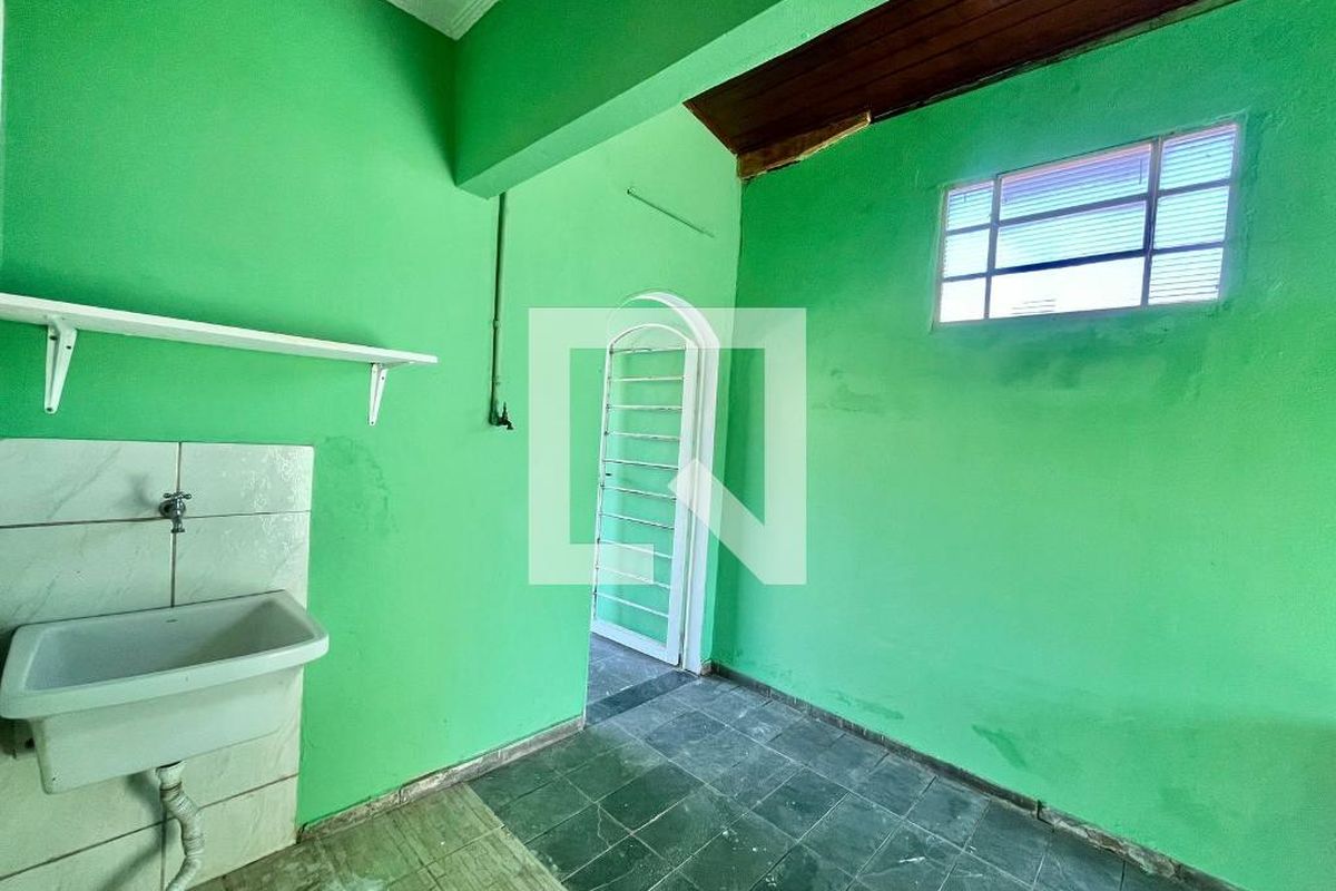 Casa à Venda - Parque Prado, 4 Quartos,  140 m2 em , Campinas - sp | SoloBR