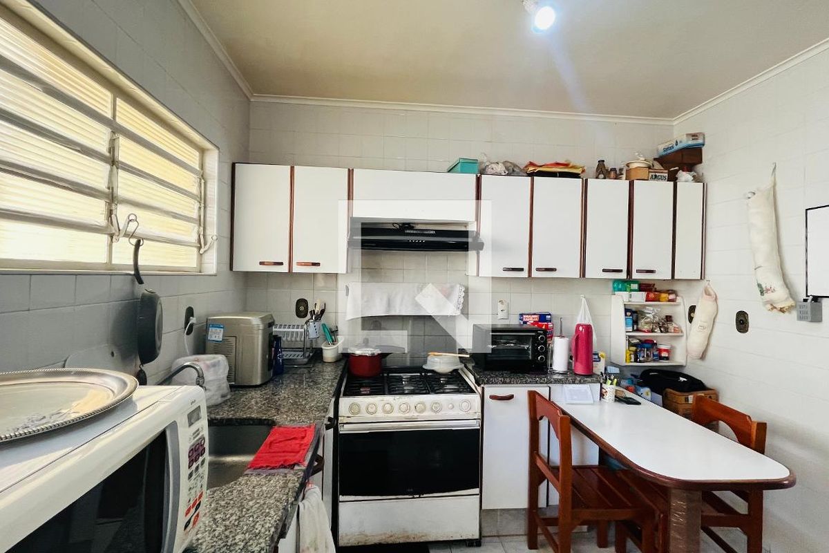 Casa à Venda - Nova Campinas, 4 Quartos,  303 m2 em , Campinas - sp | SoloBR