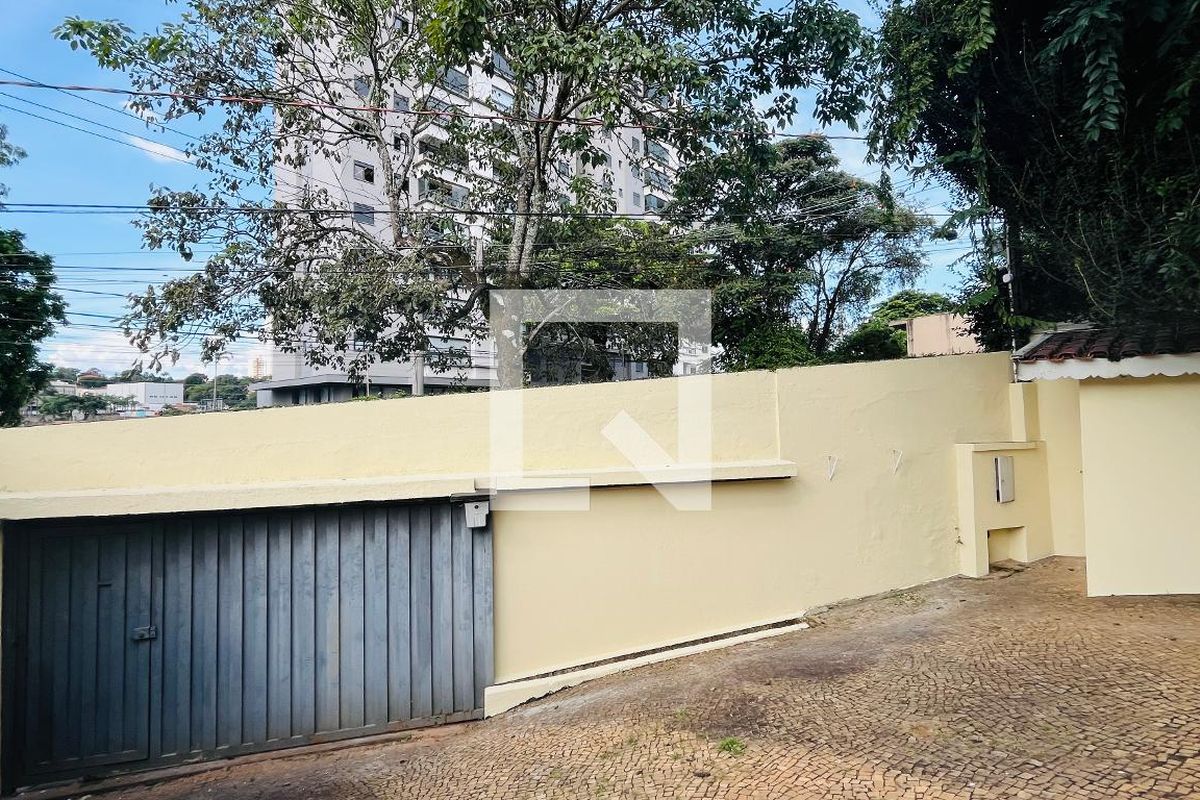 Casa à Venda - Nova Campinas, 4 Quartos,  303 m2 em , Campinas - sp | SoloBR