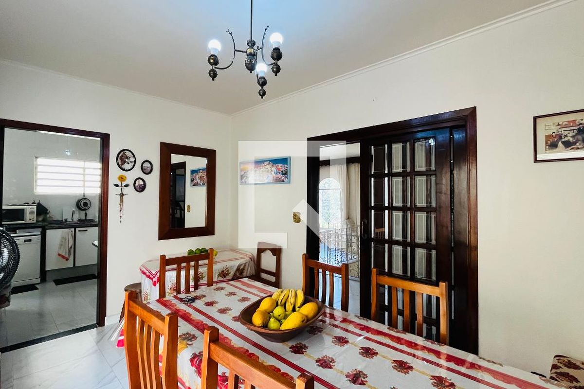 Casa à Venda - Nova Campinas, 4 Quartos,  303 m2 em , Campinas - sp | SoloBR