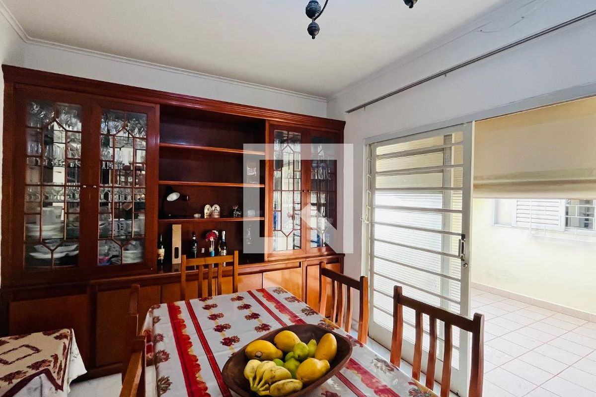 Casa à Venda - Nova Campinas, 4 Quartos,  303 m2 em , Campinas - sp | SoloBR
