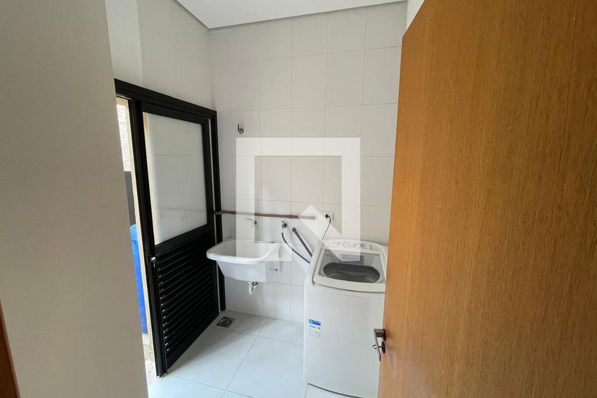 Casa à Venda - Lot. Alphaville Campinas, 4 Quartos,  300 m2 em , Campinas - sp | SoloBR