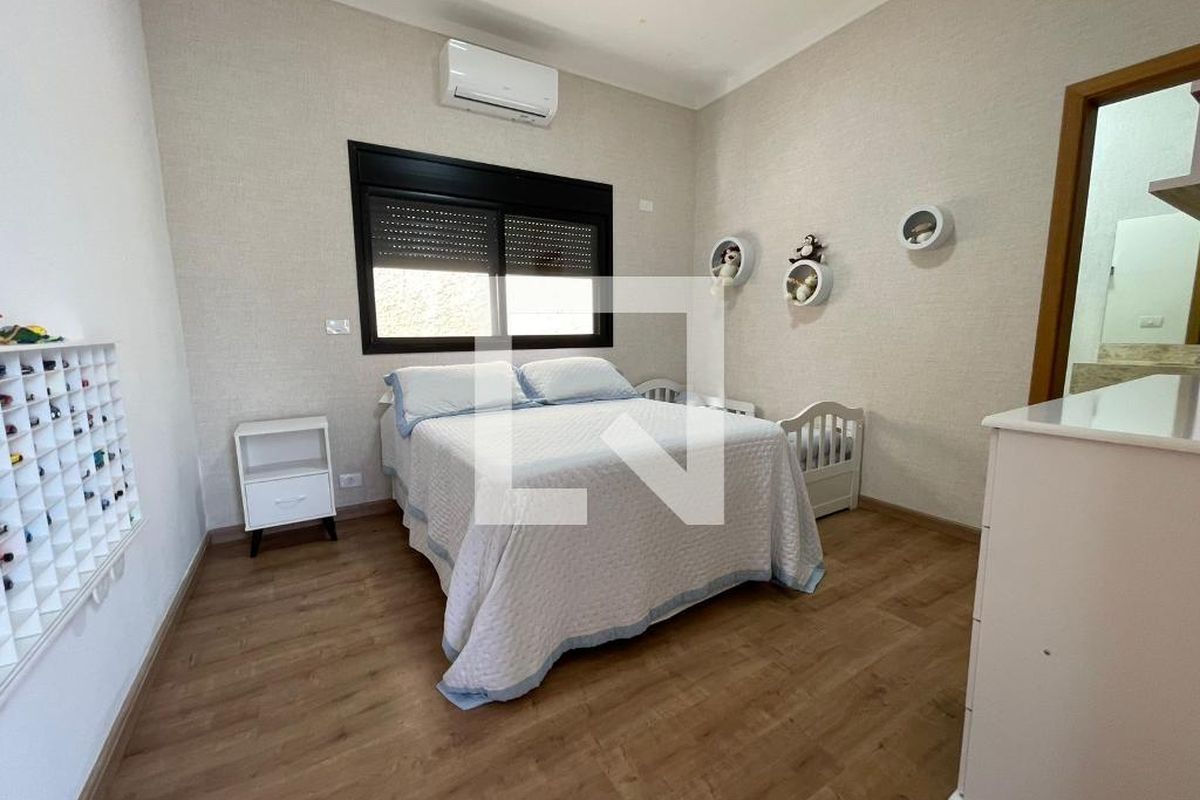 Casa à Venda - Lot. Alphaville Campinas, 4 Quartos,  300 m2 em , Campinas - sp | SoloBR