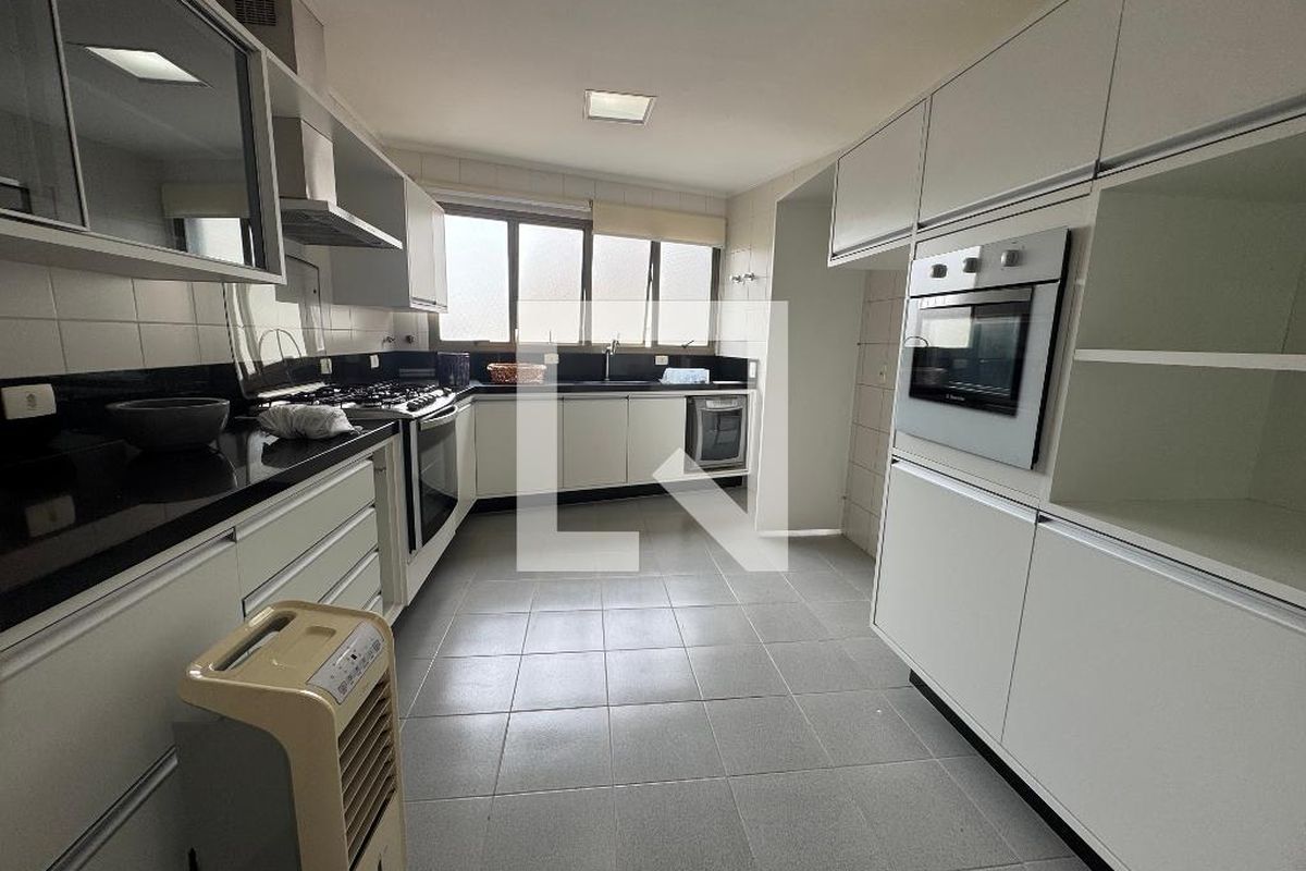 Apartamento à Venda - Cambuí, 4 Quartos,  257 m2 em , Campinas - sp | SoloBR