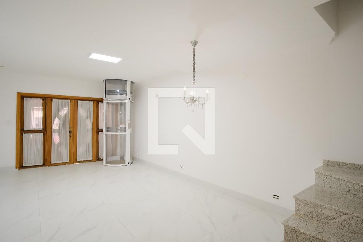 Casa, 2 quartos, 275 m² - Foto 1