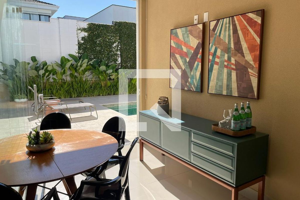 Casa à Venda - Swiss Park, 3 Quartos,  205 m2 em , Campinas - sp | SoloBR