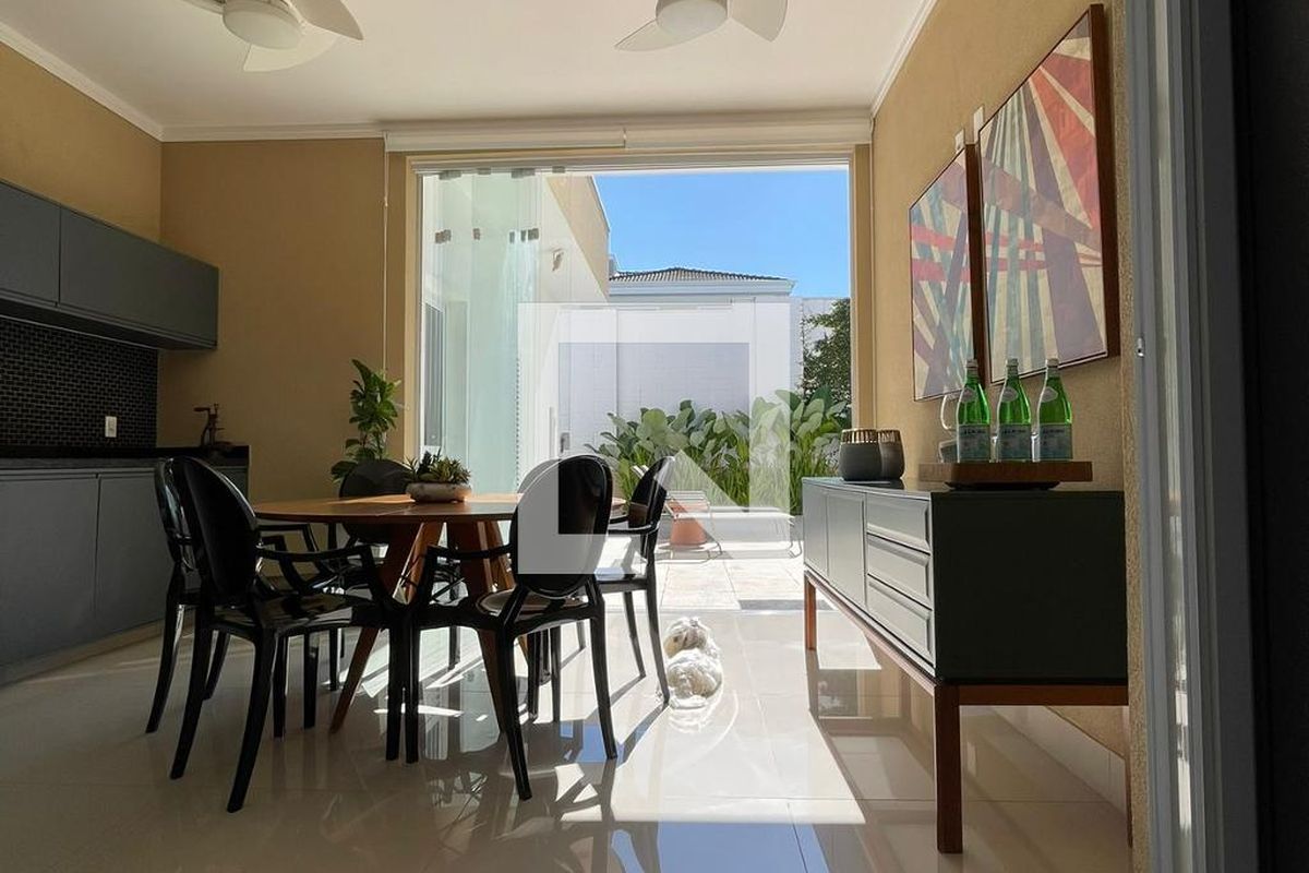 Casa à Venda - Swiss Park, 3 Quartos,  205 m2 em , Campinas - sp | SoloBR
