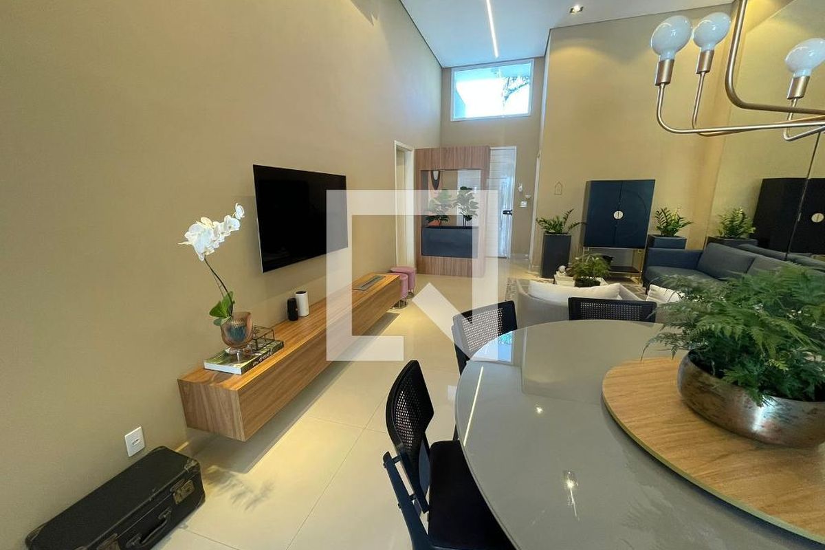 Casa à Venda - Swiss Park, 3 Quartos,  205 m2 em , Campinas - sp | SoloBR
