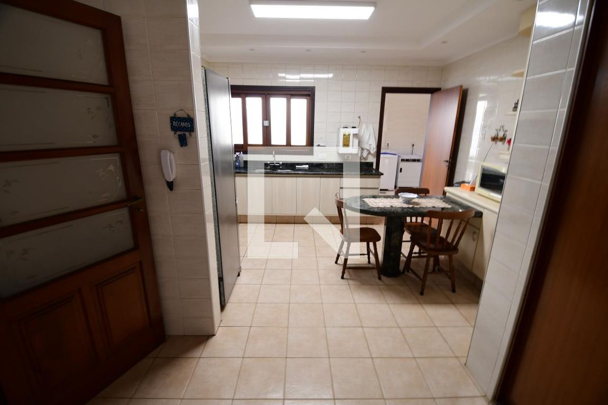 Casa à Venda - Jardim Chapadão, 4 Quartos,  381 m2 em , Campinas - sp | SoloBR