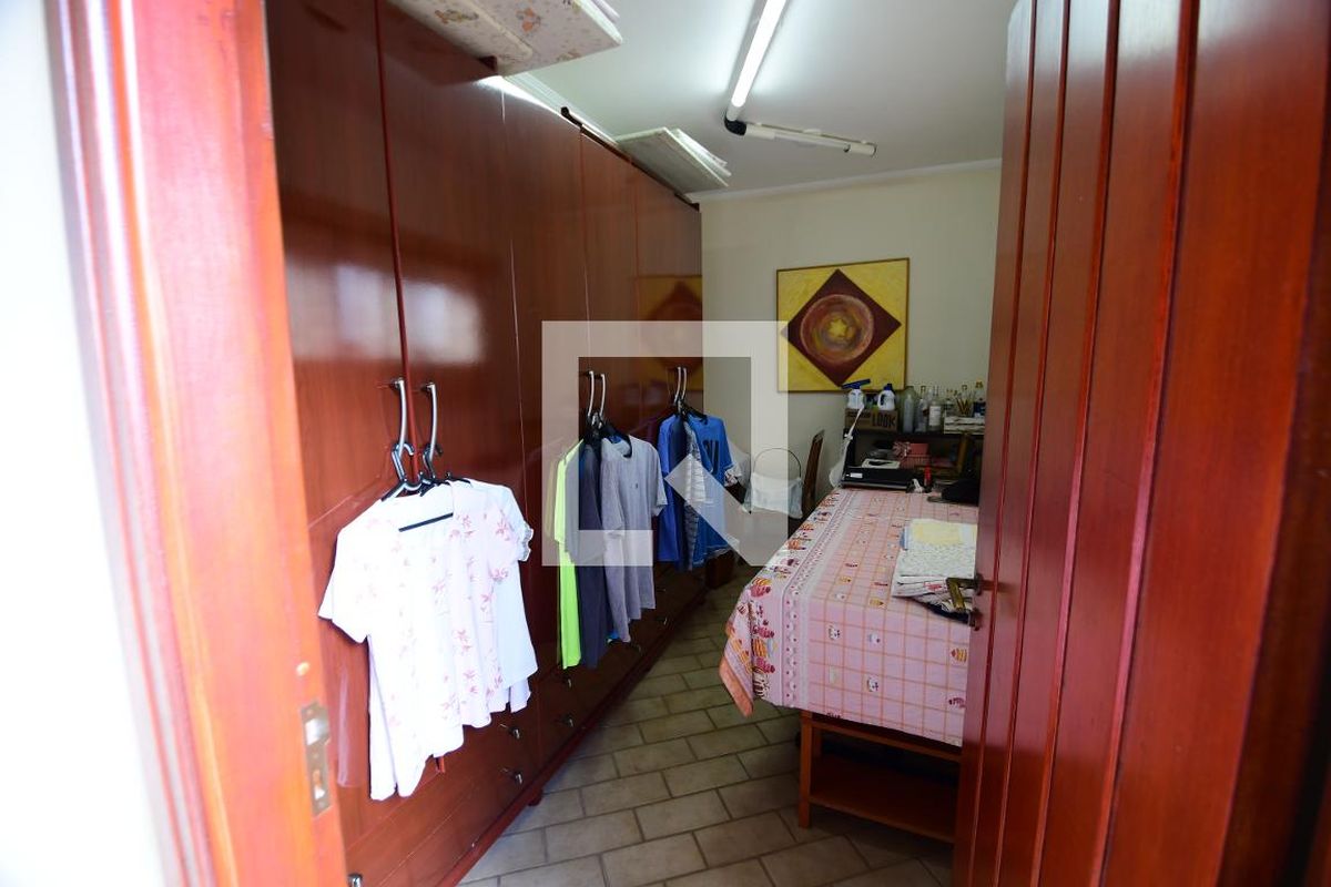 Casa à Venda - Jardim Chapadão, 4 Quartos,  381 m2 em , Campinas - sp | SoloBR